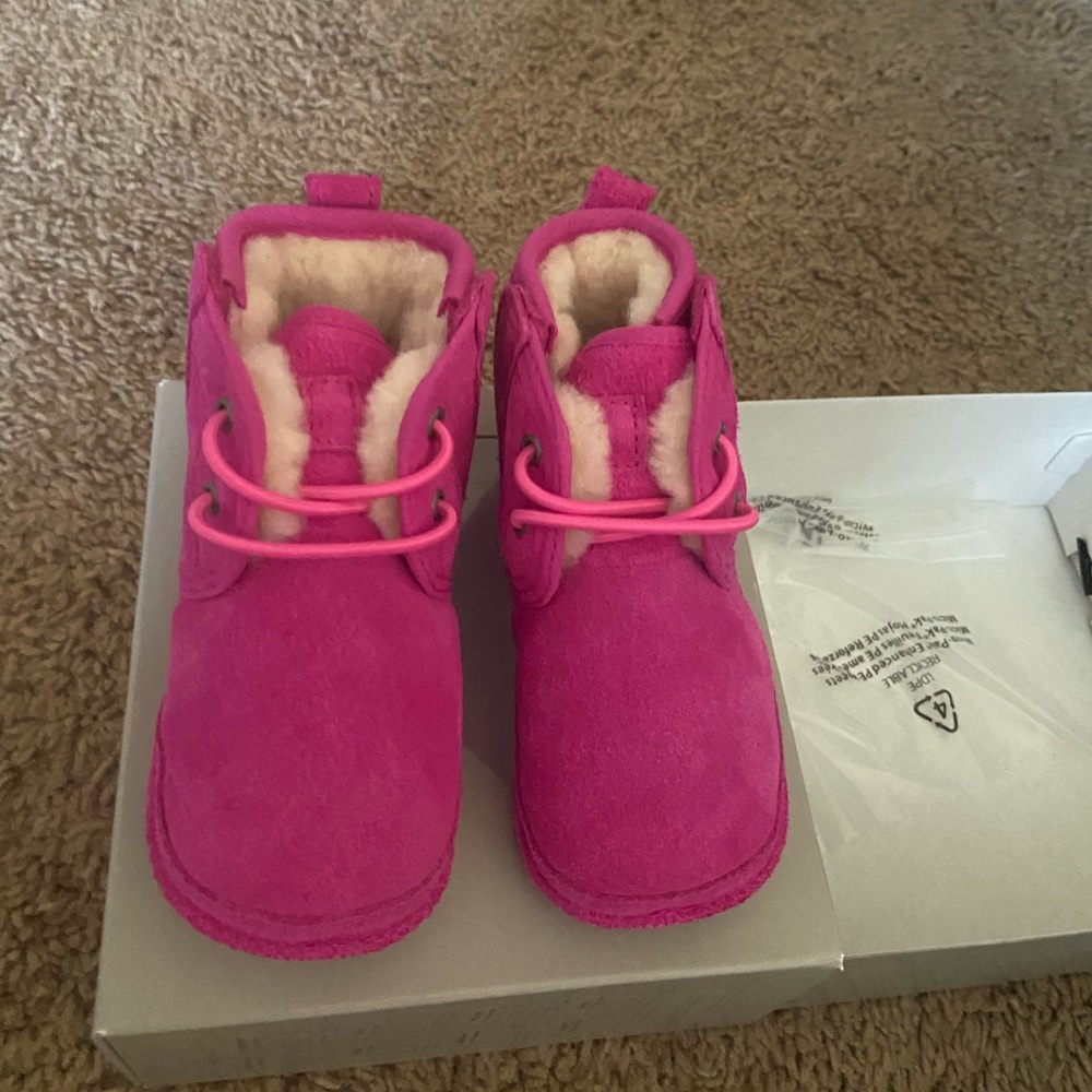 New Toddler Pink Uggs! Never worn still have tags. Size 4/5